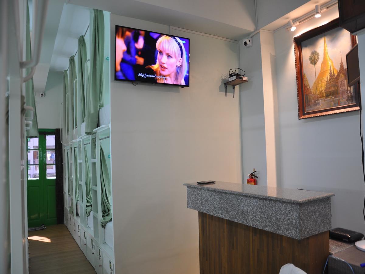 Hostel Latha Yangon Exterior photo