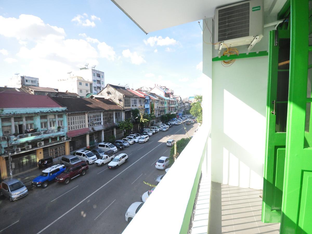 Hostel Latha Yangon Exterior photo